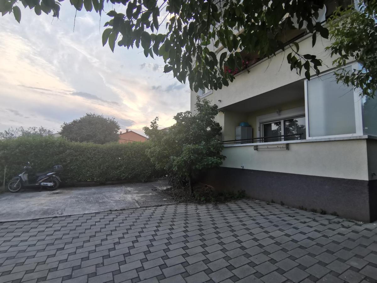 Nice Sunny Apartment Pula Exterior foto